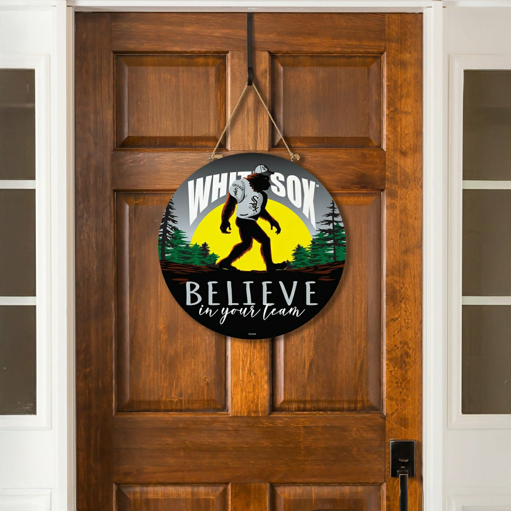 Chicago White Sox Bigfoot Round Door Décor with Hanging Rope, 18x18, MLB, Home