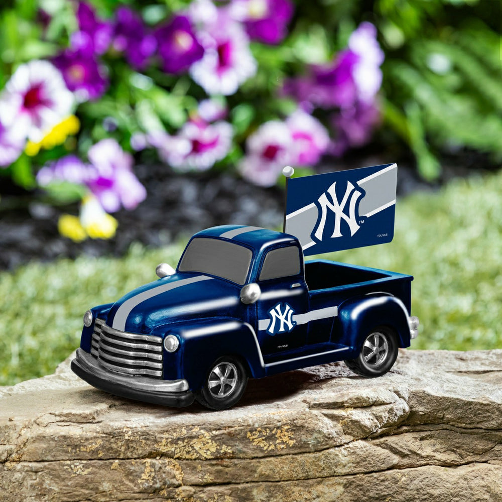 Detroit Lions Rally Truck Statue, MLB, Home