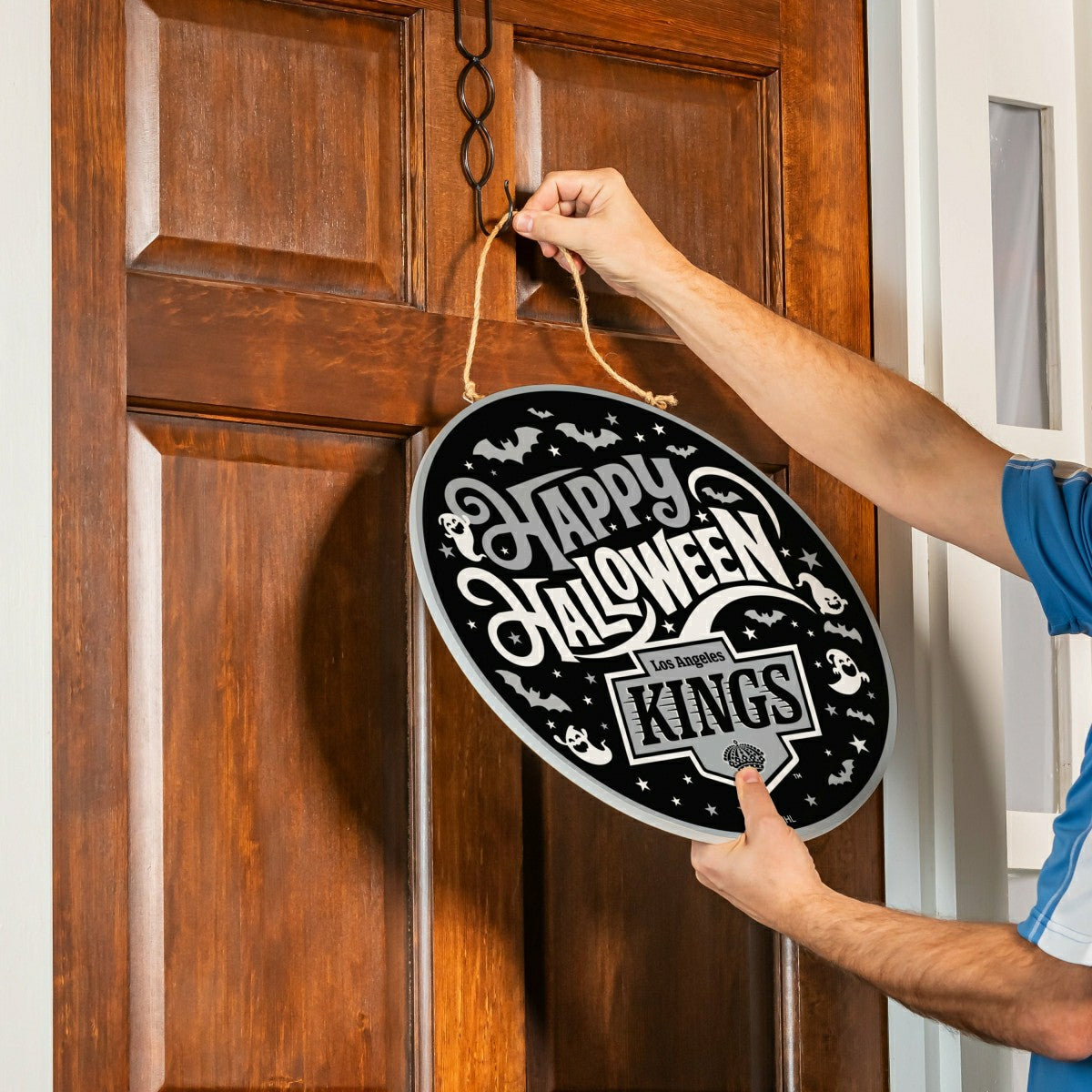 Los Angeles Kings Halloween Round Door Décor with Hanging Rope, 18x18, NHL, Home