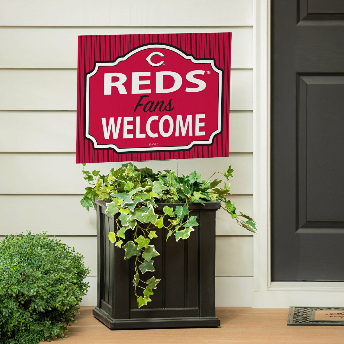 Cincinnati Reds Coroplast Yard Sign, "Fans Welcome", MLB, Home