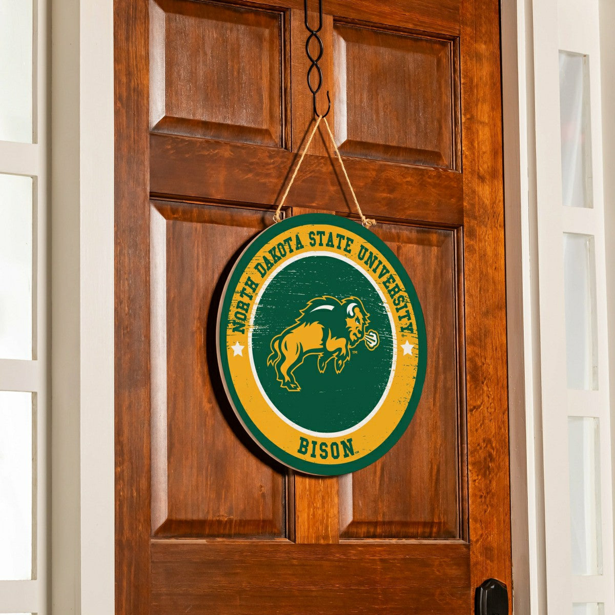 North Dakota State University Round Door Décor with Hanging Rope, 18x1, Collegiate, Home