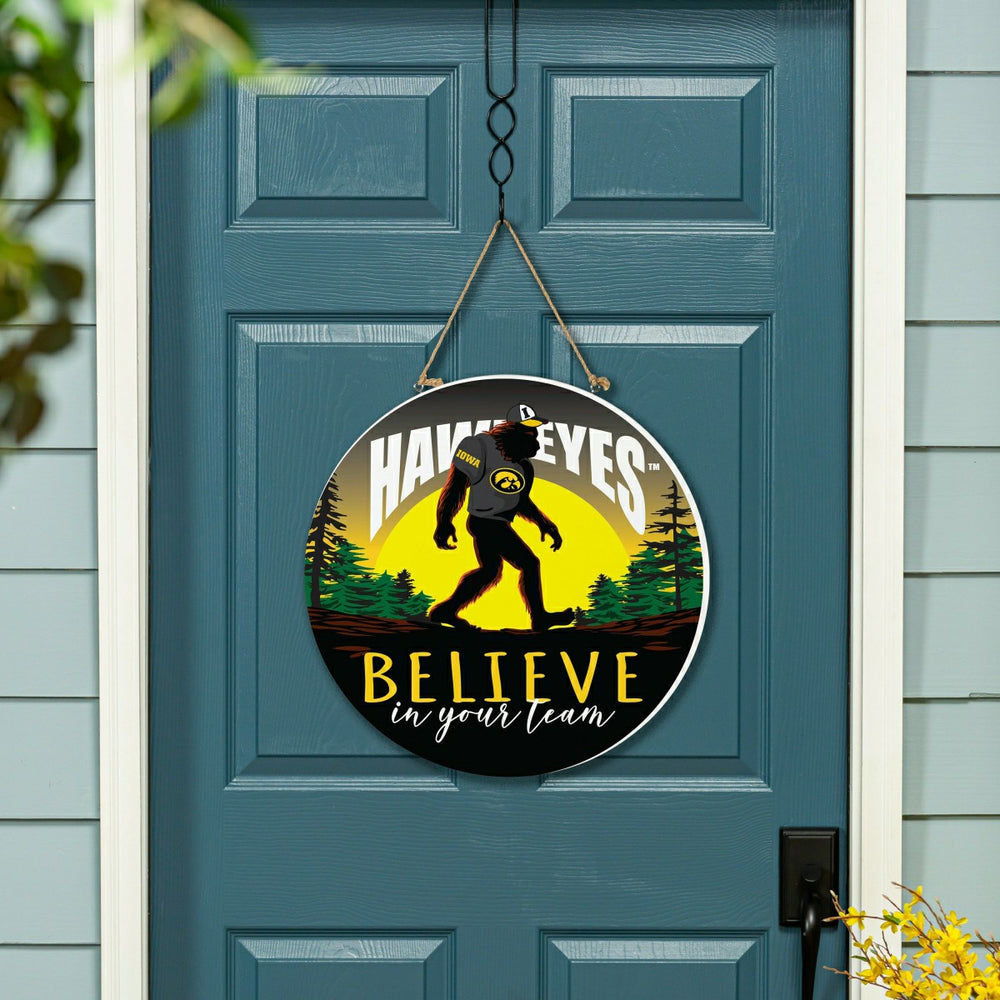 University of Iowa Bigfoot Round Door Décor with Hanging Rope, 18x18, Collegiate, Home