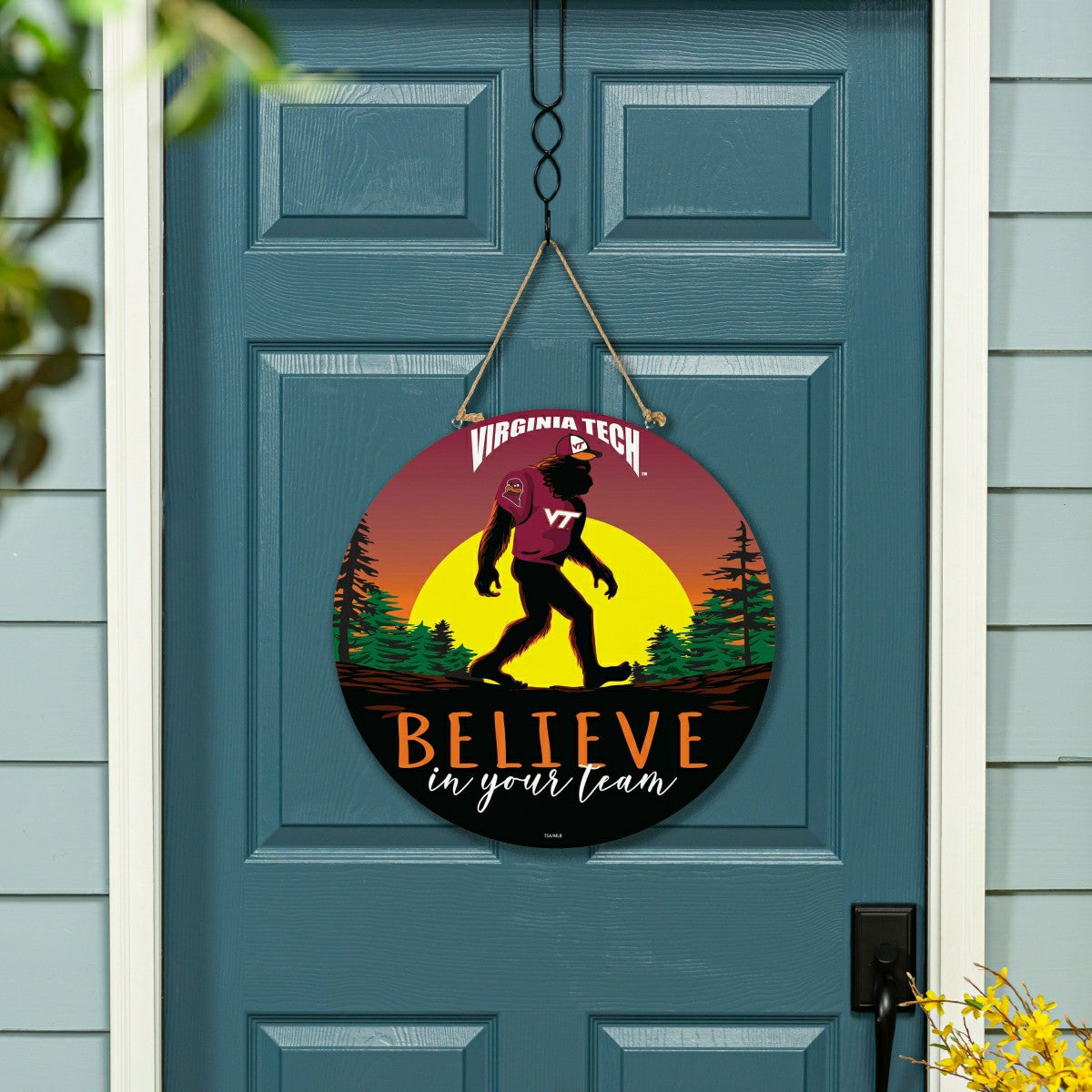 Virginia Tech Bigfoot Round Door Décor with Hanging Rope, 18x18, Collegiate, Home