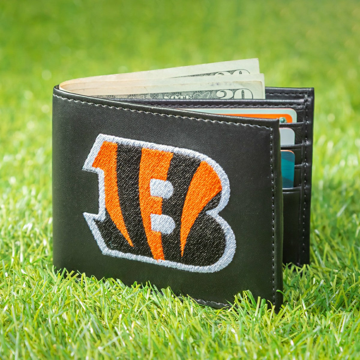 Cincinnati Bengals Black Bi-Fold Embroidered Wallet w/ RFID Blocking, NFL, Home