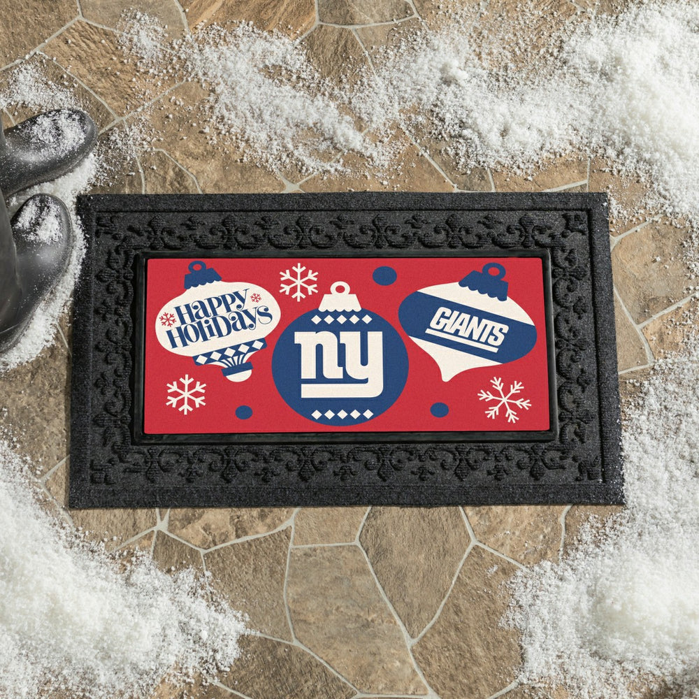 New York Giants Holiday Flocked Coir Sassafras Switch Mat, 22"x10", NFL