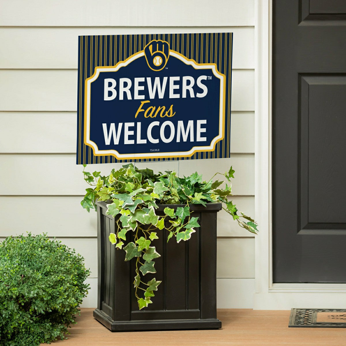 Milwaukee Brewers Coroplast Yard Sign, "Fans Welcome", MLB, Home
