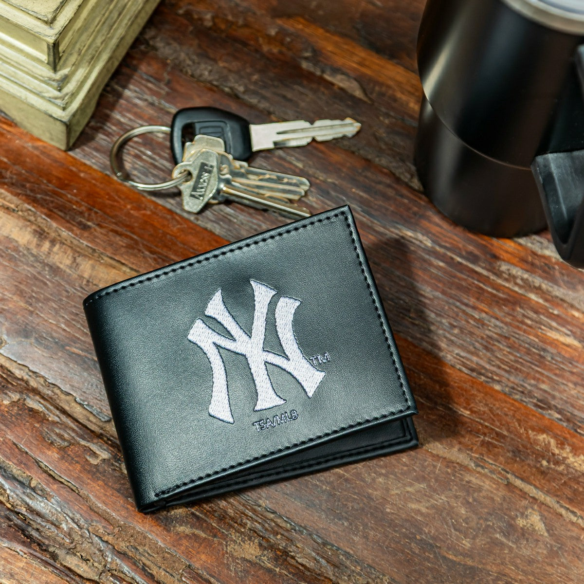 New York Yankees Black Bi-Fold Embroidered Wallet w/ RFID Blocking, MLB, Home