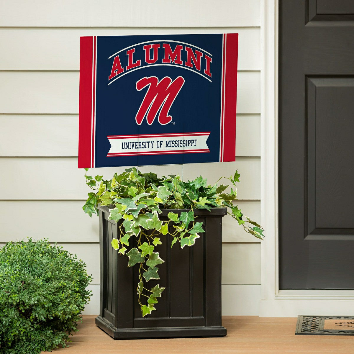 University of Mississippi Coroplast Yard Sign Alumni, Collegiate, Home