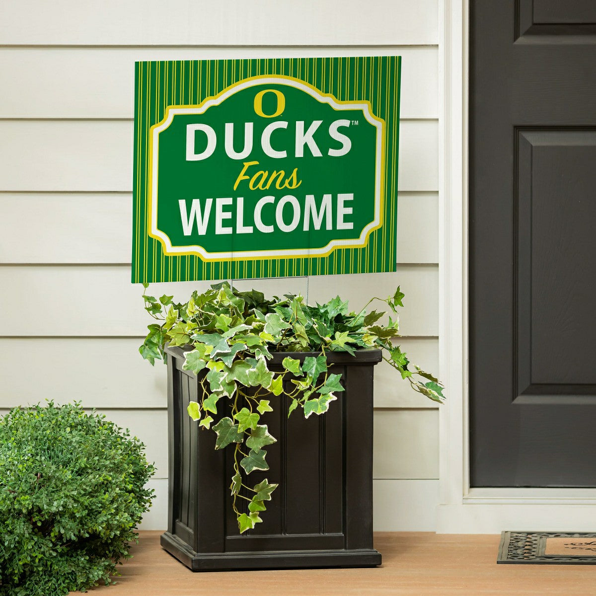 University of Oregon Coroplast Yard Sign, "Fans Welcome", Collegiate, Home