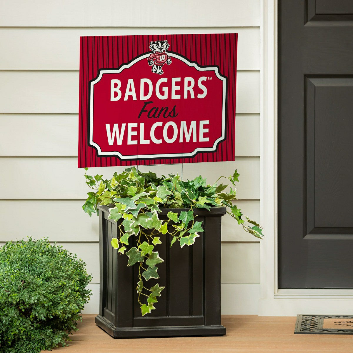 University of Wisconsin-Madison Coroplast Yard Sign, "Fans Welcome", Collegiate, Home