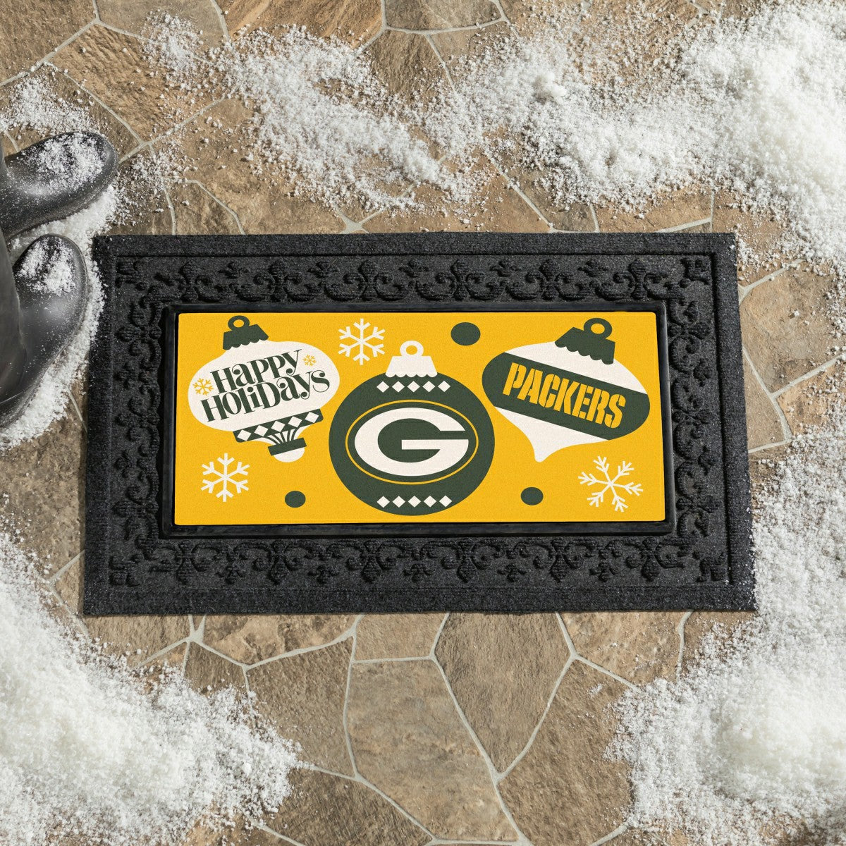 Green Bay Packers Holiday Flocked Coir Sassafras Switch Mat, 22"x10", NFL