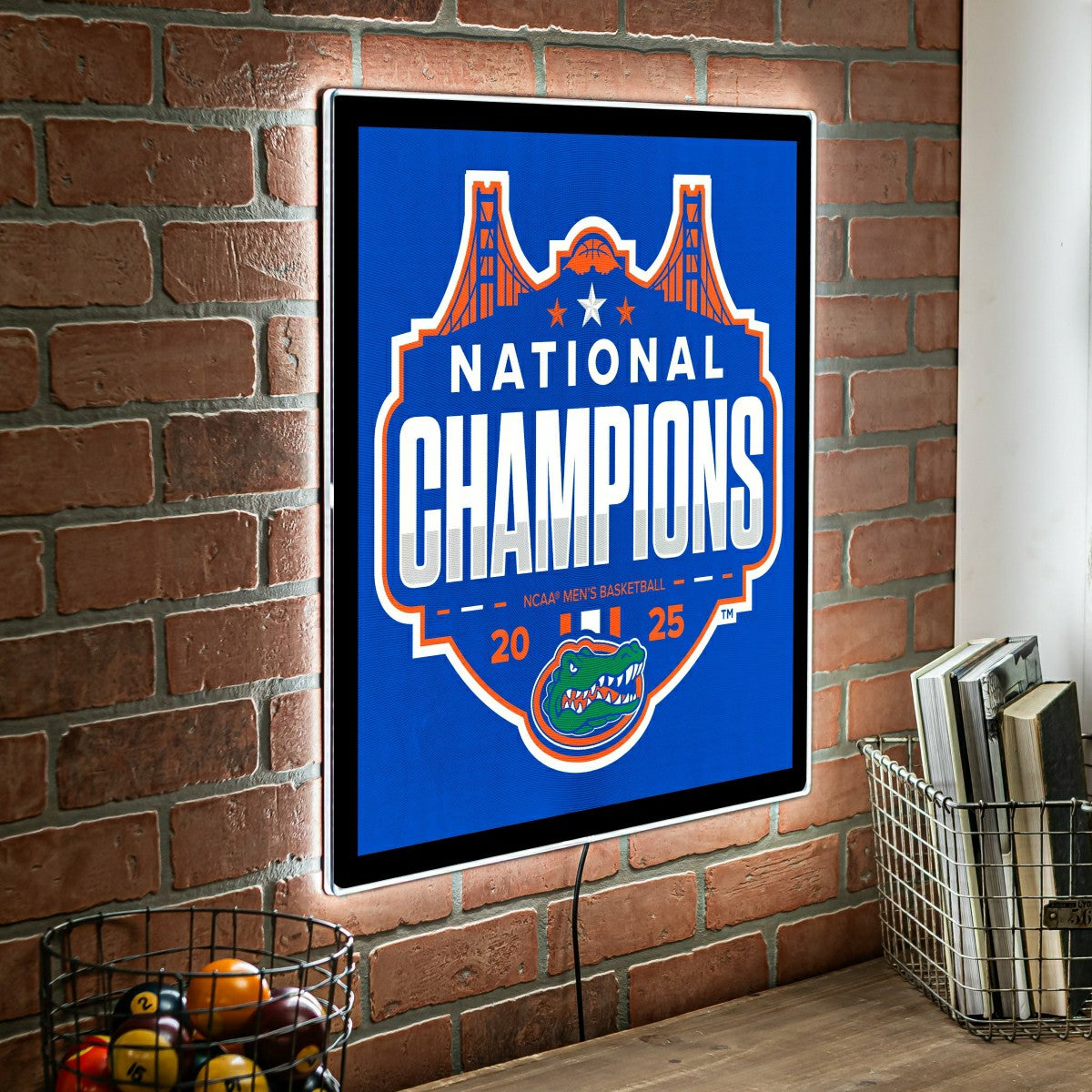 University of Florida, Mens NCAA Basketball Champions Edge Lite 23" Sq, Collegiate
